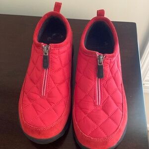 Good Condition Lands End Red Slip-on Comfy Shoes with zipper 8B